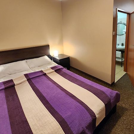 Hostel Zamosc - Pokoje Goscinne - Bezplatny Parking 外观 照片