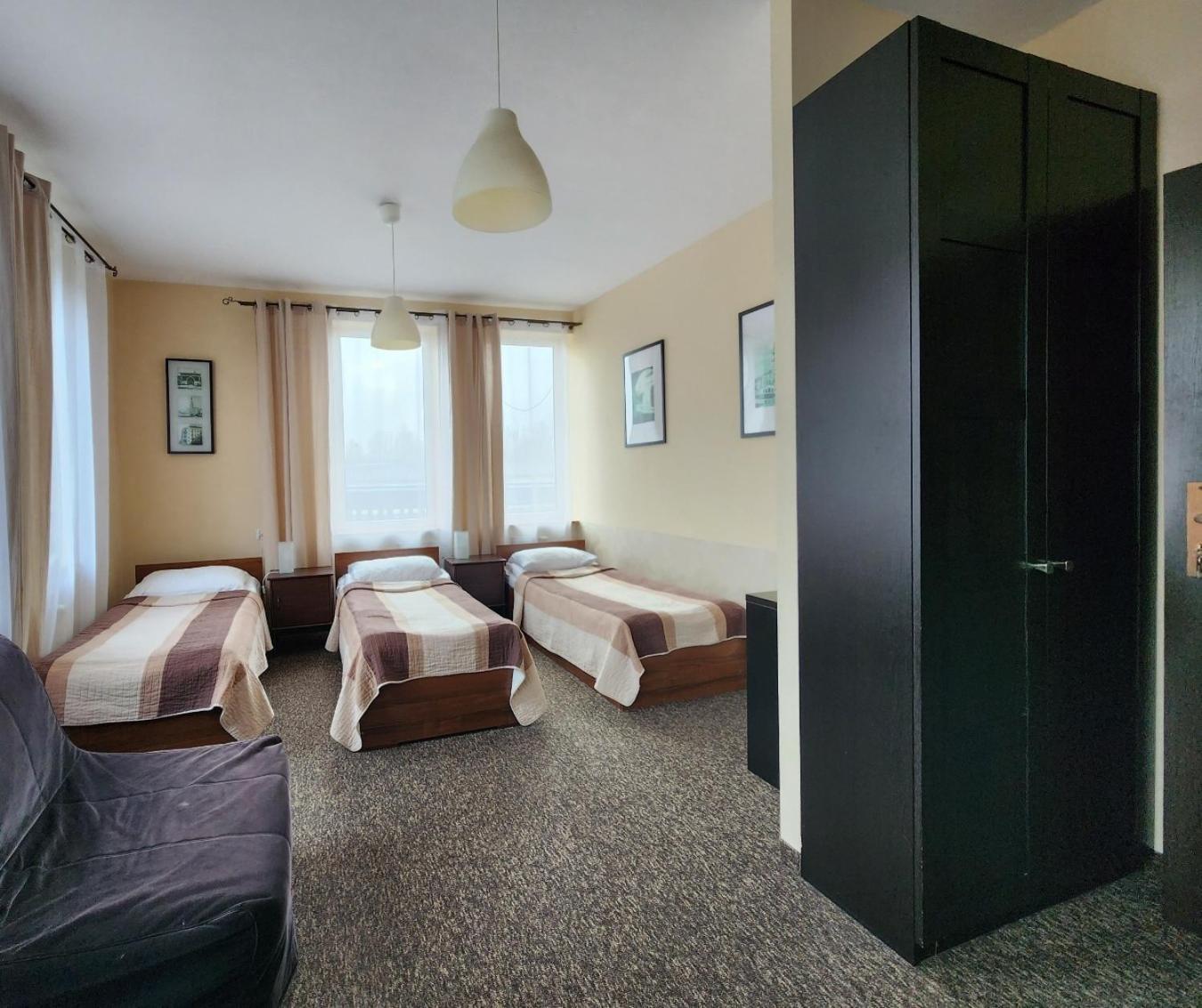 Hostel Zamosc - Pokoje Goscinne - Bezplatny Parking 外观 照片