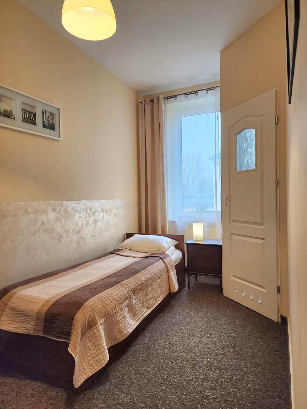 Hostel Zamosc - Pokoje Goscinne - Bezplatny Parking 外观 照片